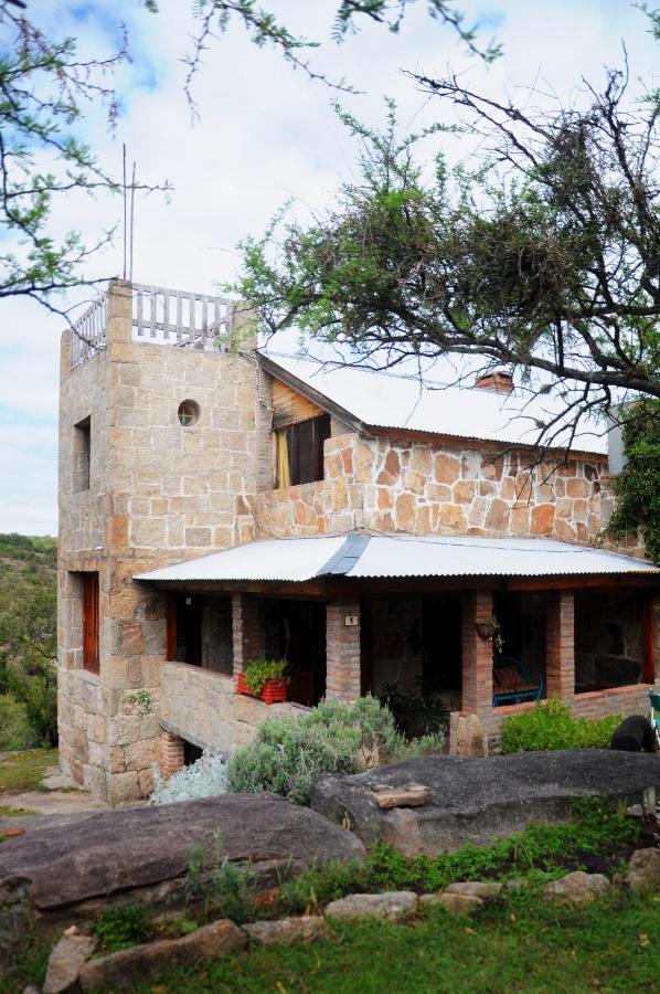 La Toma Complejo De Montana - Cabanas Y Habitaciones En Hosteria Мина-Клаверо Экстерьер фото