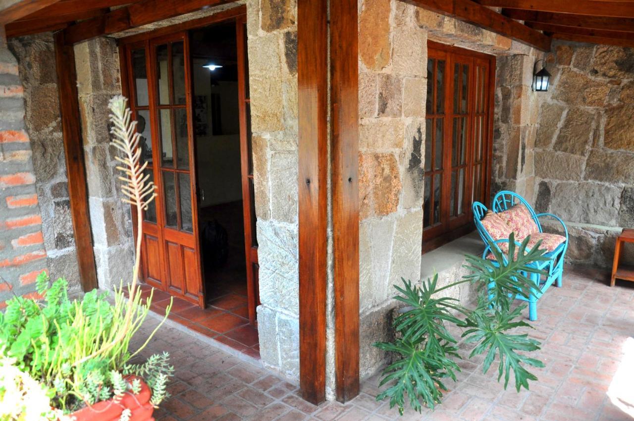 La Toma Complejo De Montana - Cabanas Y Habitaciones En Hosteria Мина-Клаверо Экстерьер фото