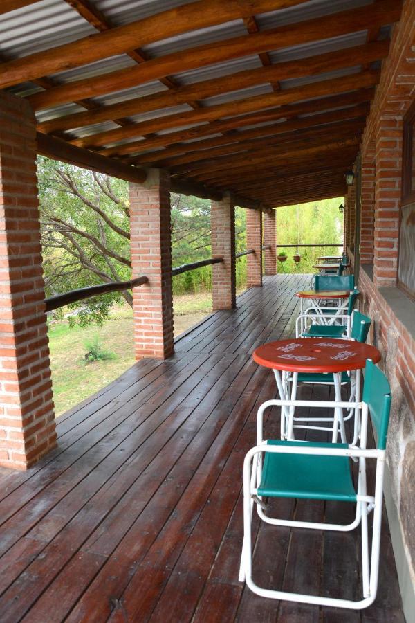 La Toma Complejo De Montana - Cabanas Y Habitaciones En Hosteria Мина-Клаверо Экстерьер фото
