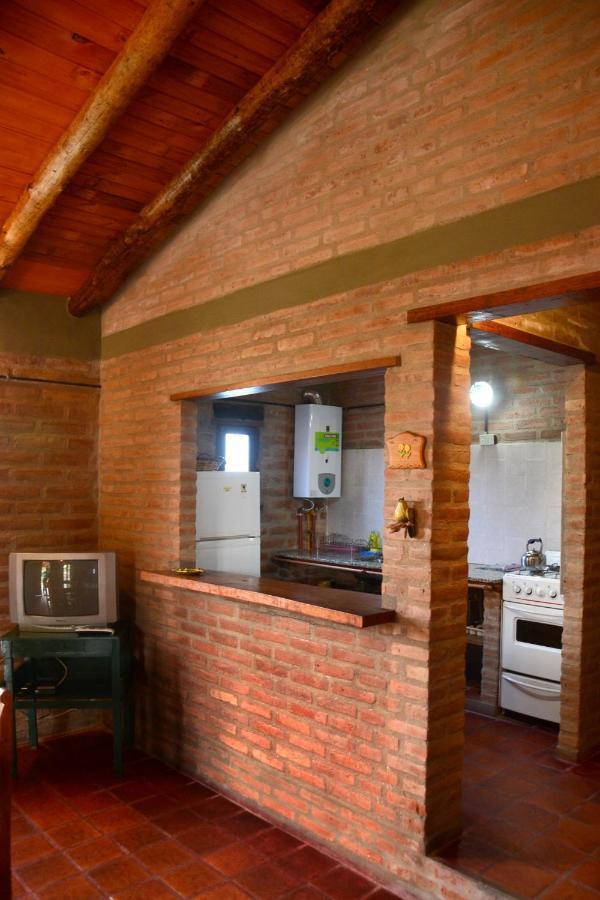 La Toma Complejo De Montana - Cabanas Y Habitaciones En Hosteria Мина-Клаверо Экстерьер фото