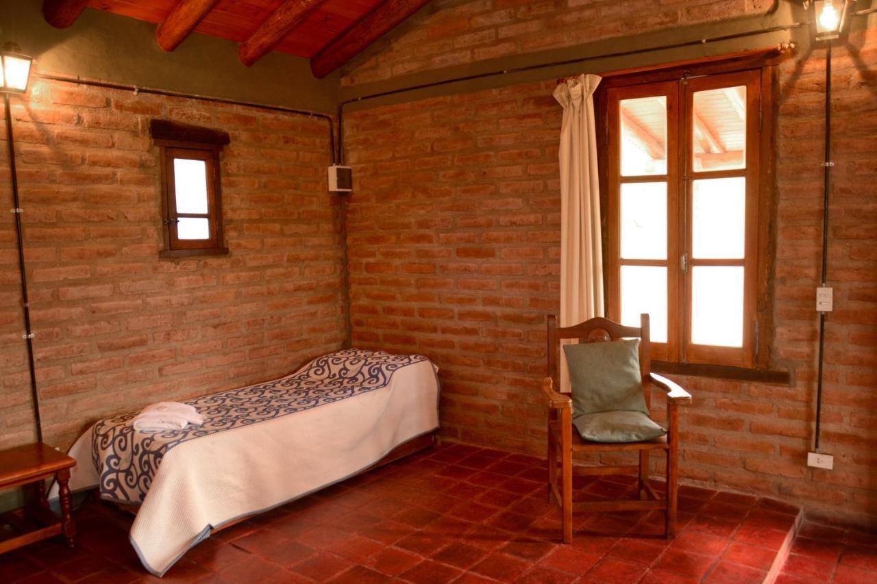 La Toma Complejo De Montana - Cabanas Y Habitaciones En Hosteria Мина-Клаверо Экстерьер фото