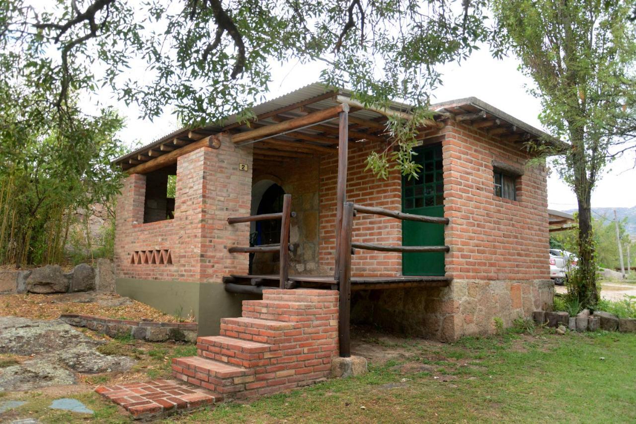 La Toma Complejo De Montana - Cabanas Y Habitaciones En Hosteria Мина-Клаверо Экстерьер фото