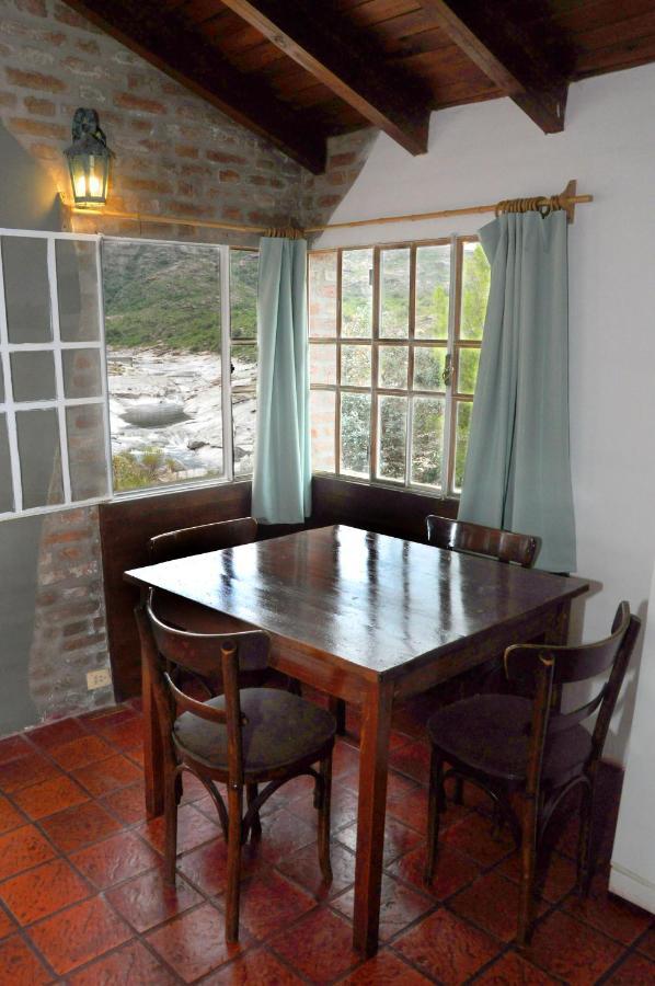 La Toma Complejo De Montana - Cabanas Y Habitaciones En Hosteria Мина-Клаверо Экстерьер фото