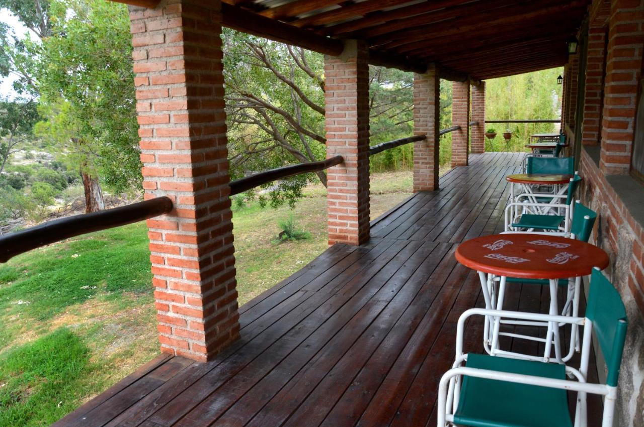La Toma Complejo De Montana - Cabanas Y Habitaciones En Hosteria Мина-Клаверо Экстерьер фото