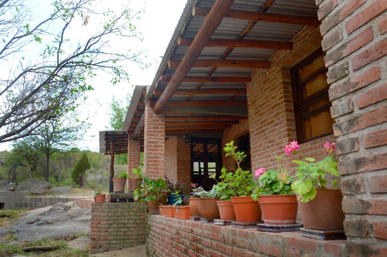 La Toma Complejo De Montana - Cabanas Y Habitaciones En Hosteria Мина-Клаверо Экстерьер фото