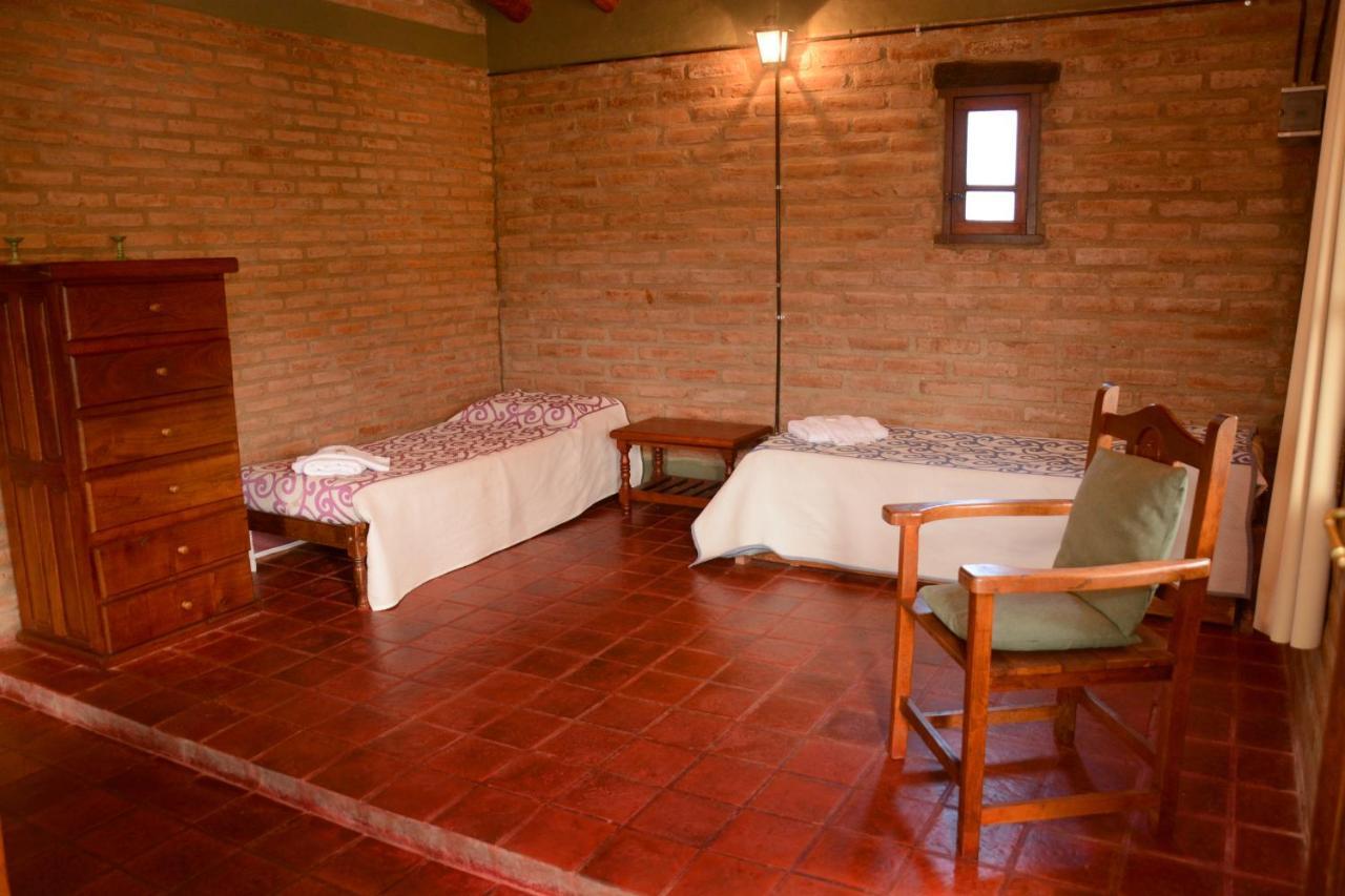 La Toma Complejo De Montana - Cabanas Y Habitaciones En Hosteria Мина-Клаверо Экстерьер фото